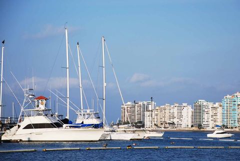 Salinas yacht club